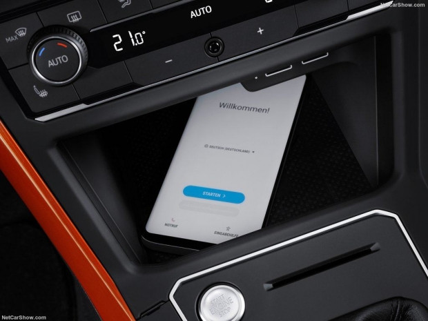 Volkswagen'in küçük sınıf temsilcisi 2018 Volkswagen Polo - Page 2