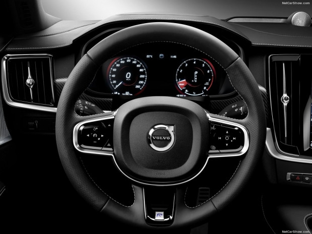 Volvo S90 R-Design - Page 4