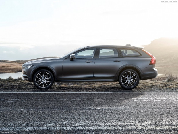 Volvo V90 Cross Country 2017'nin özellikleri - Page 1