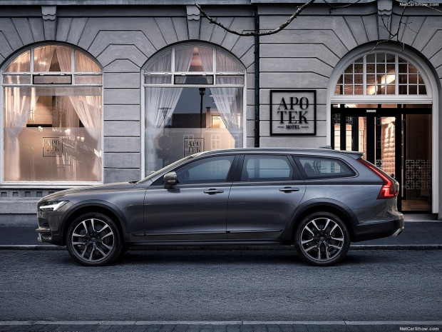 Volvo V90 Cross Country 2017'nin özellikleri - Page 3