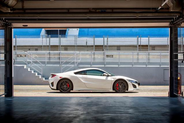 Yeni Honda NSX'in dikkat çeken özellikleri - Page 4