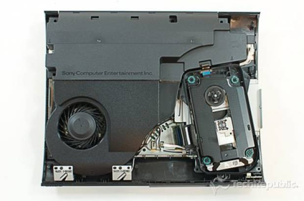 Yeni PlayStation 3 Slim Paramparça! - Page 1