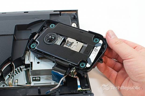 Yeni PlayStation 3 Slim Paramparça! - Page 3