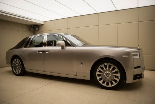Yepyeni Rolls-Royce Fantom VIII - Page 4