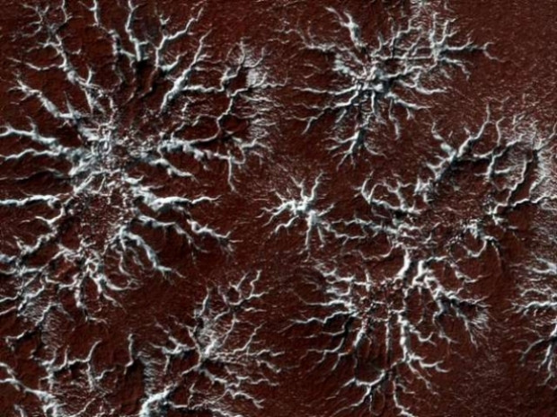 Yüksek çözünürlüklü kamera HiRISE ile Mars - Page 1