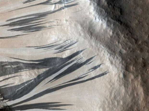 Yüksek çözünürlüklü kamera HiRISE ile Mars - Page 3