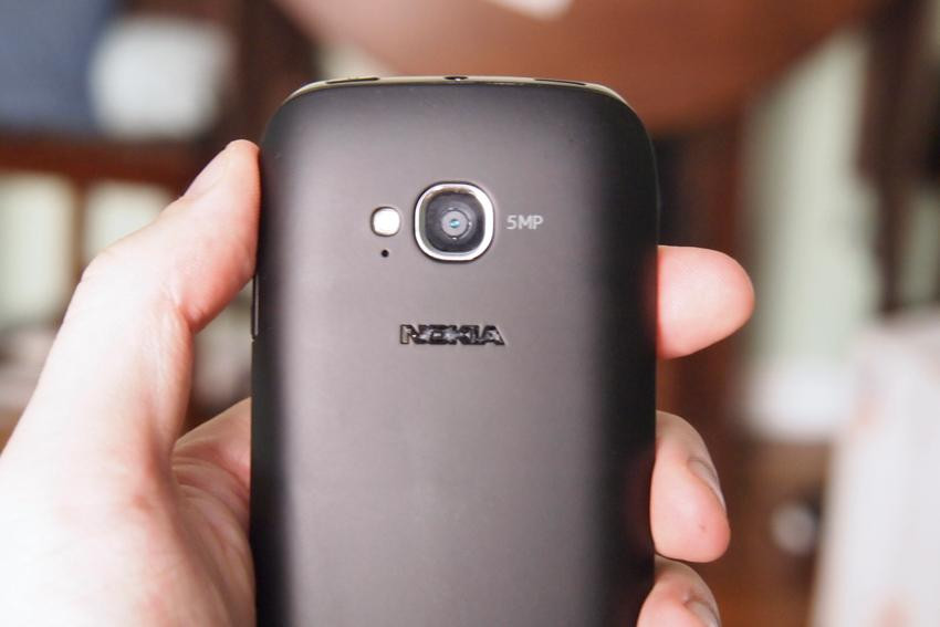 1328189460_nokia-lumia-710-features-design-camera.jpg 1328189460_nokia-lumia-710-features-design-camera.jpg