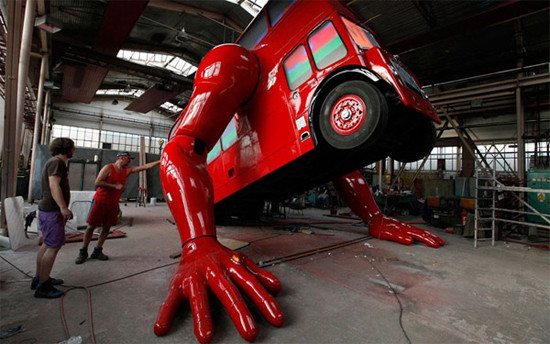 1343211466_push-up-bus-1.jpg