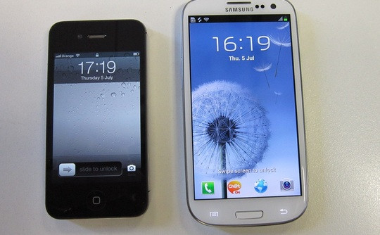 1343375761_samsung-s3-vs-apple-4s1-540x334.jpg