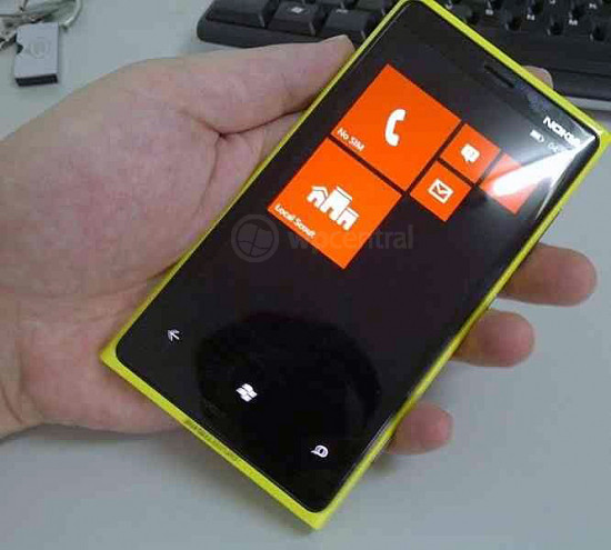 1344682402_nokia-phi-windows-phone-8.jpg