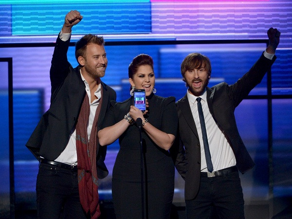1354106283_charleskelleyhillaryscottdavehaywoodlady-antebellum.jpg 1354106283_charleskelleyhillaryscottdavehaywoodlady-antebellum.jpg