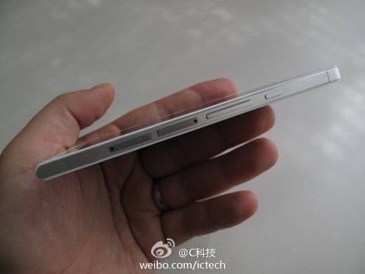 1371554378_huawei-ascend-p6-official-photo-leaked-4.jpg