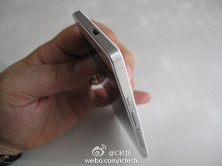 1371554391_huawei-ascend-p6-official-photo-leaked-5.jpg