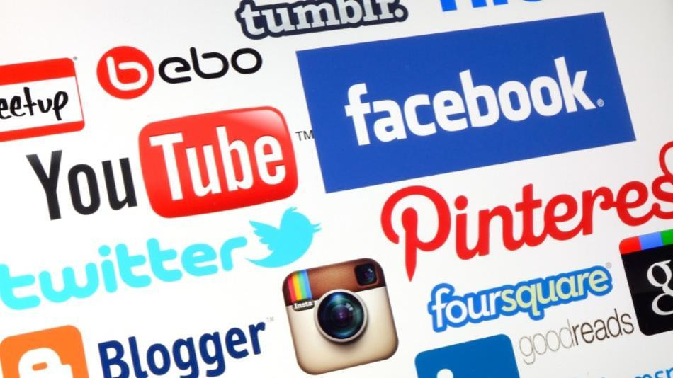 1375794136_social-media-profiles-icons.jpg