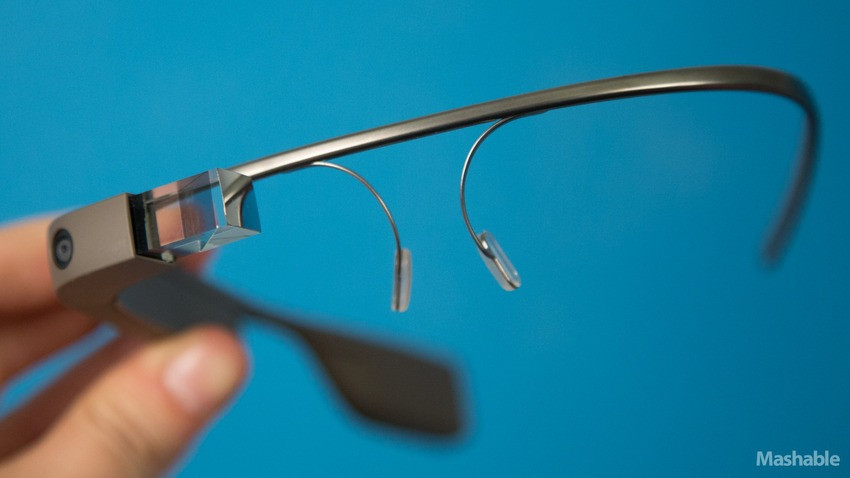 1377363059_google-glass-2-of-12.jpg