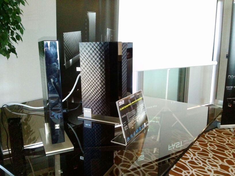 1377766555_asus-network-lansman-grsel-3.jpg
