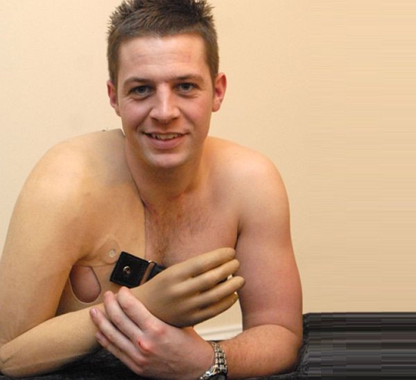 1386936188_andrew-garthwaite11.jpg