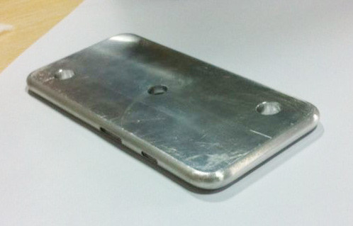 1400834421_iphone6mold1.jpg