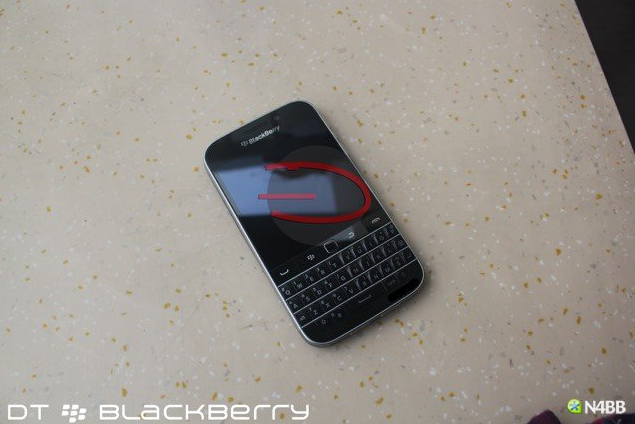 1410638608_pictures-of-the-blackberry-classic.jpg