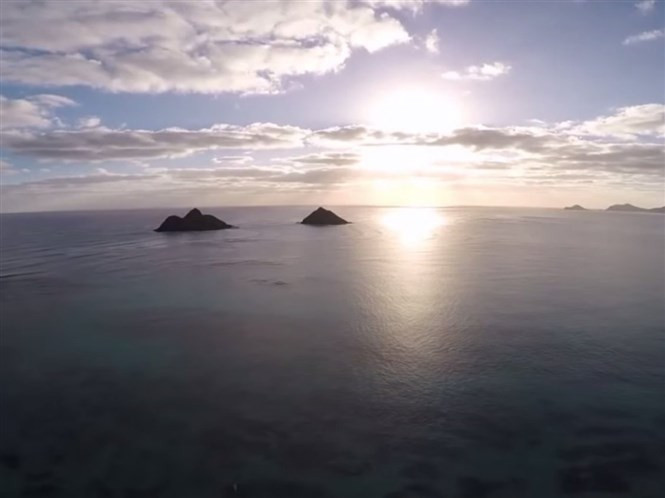 1428754119_ryan-de-seixas-shot-and-edited-this-drone-tour-of-kailua-hawaii.jpg