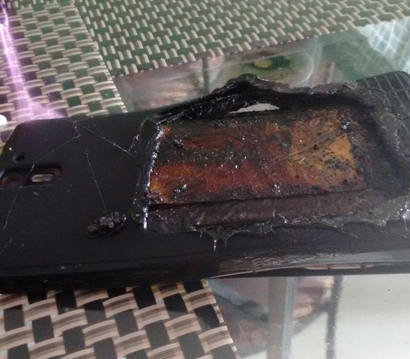1440896268_oneplus-one-unit-allegedly-explodes-while-charging-1.jpg