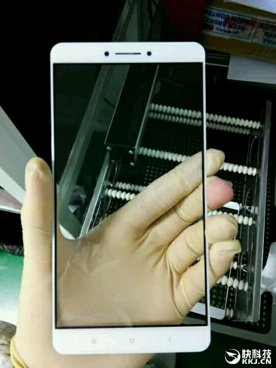 1460916174_front-panel-of-6.4-inch-xiaomi-max-leaks-1.jpg