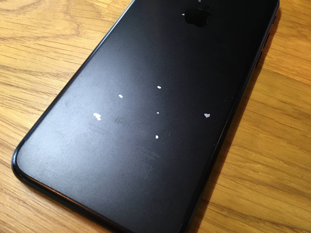 1486811983_owners-of-these-matte-black-iphone-7-units-arent-happy-right-now-3.jpg