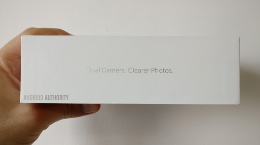 1496479636_photo-allegedly-of-the-oneplus-5-retail-box-reveals-a-new-camera-centric-tag-line.png