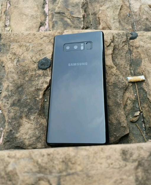 1503040198_leaked-images-of-the-samsung-galaxy-note-8-2.jpg