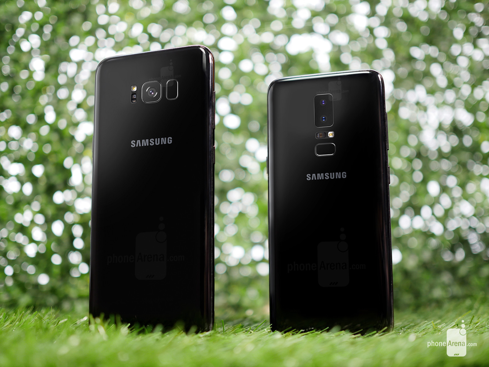 1511176357_galaxy-s8-left-next-to-a-galaxy-s9-concept-with-a-dual-camera-array-and-centered-rear-mounted-fingerprint-scanner.jpg